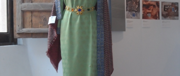 foto-vestiti-d-epoca-10-05-2019-10